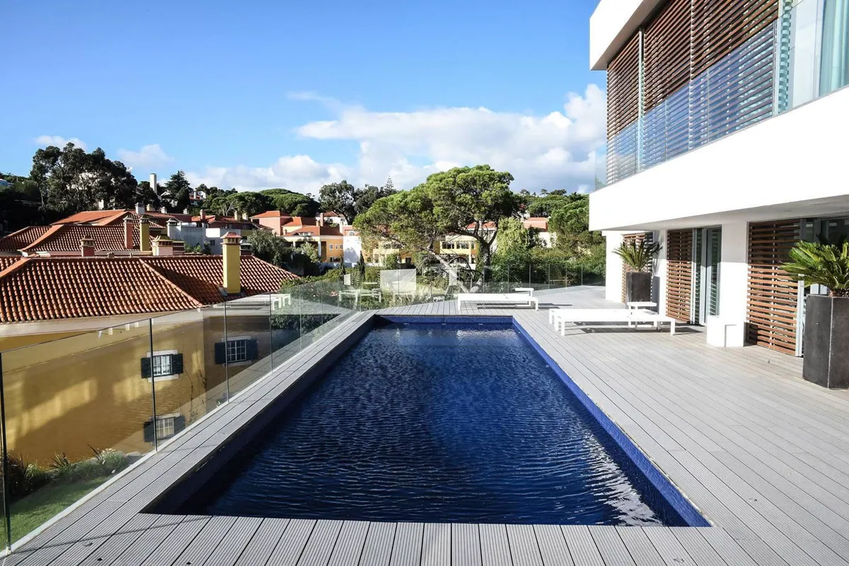Moradia Contemporânea T5 no Estoril | Venda ou Arrendamento