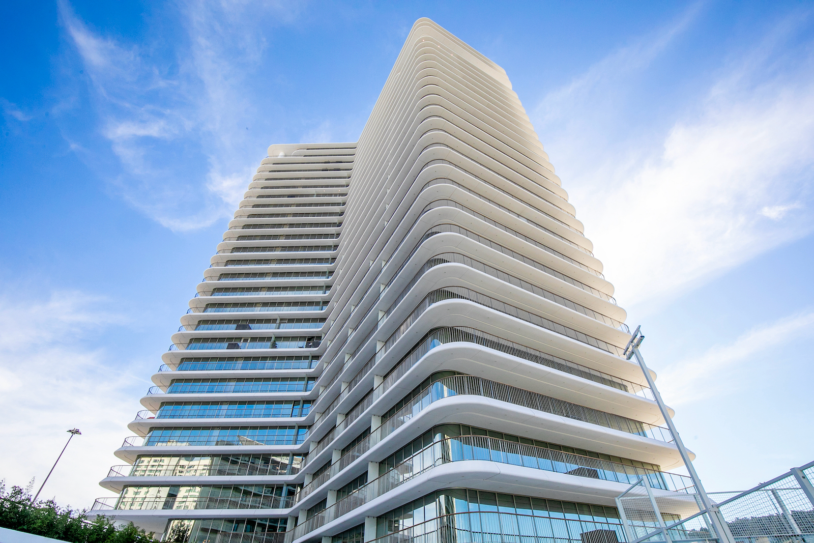 Apartamento T2 de Luxo na Infinity Tower – Lisboa